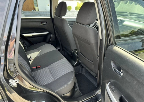 Suzuki Vitara cena 68900 przebieg: 162000, rok produkcji 2015 z Radom małe 137
